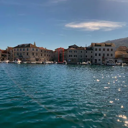 Klara Hopper Apartment, Old Town House, Sea View شقة *